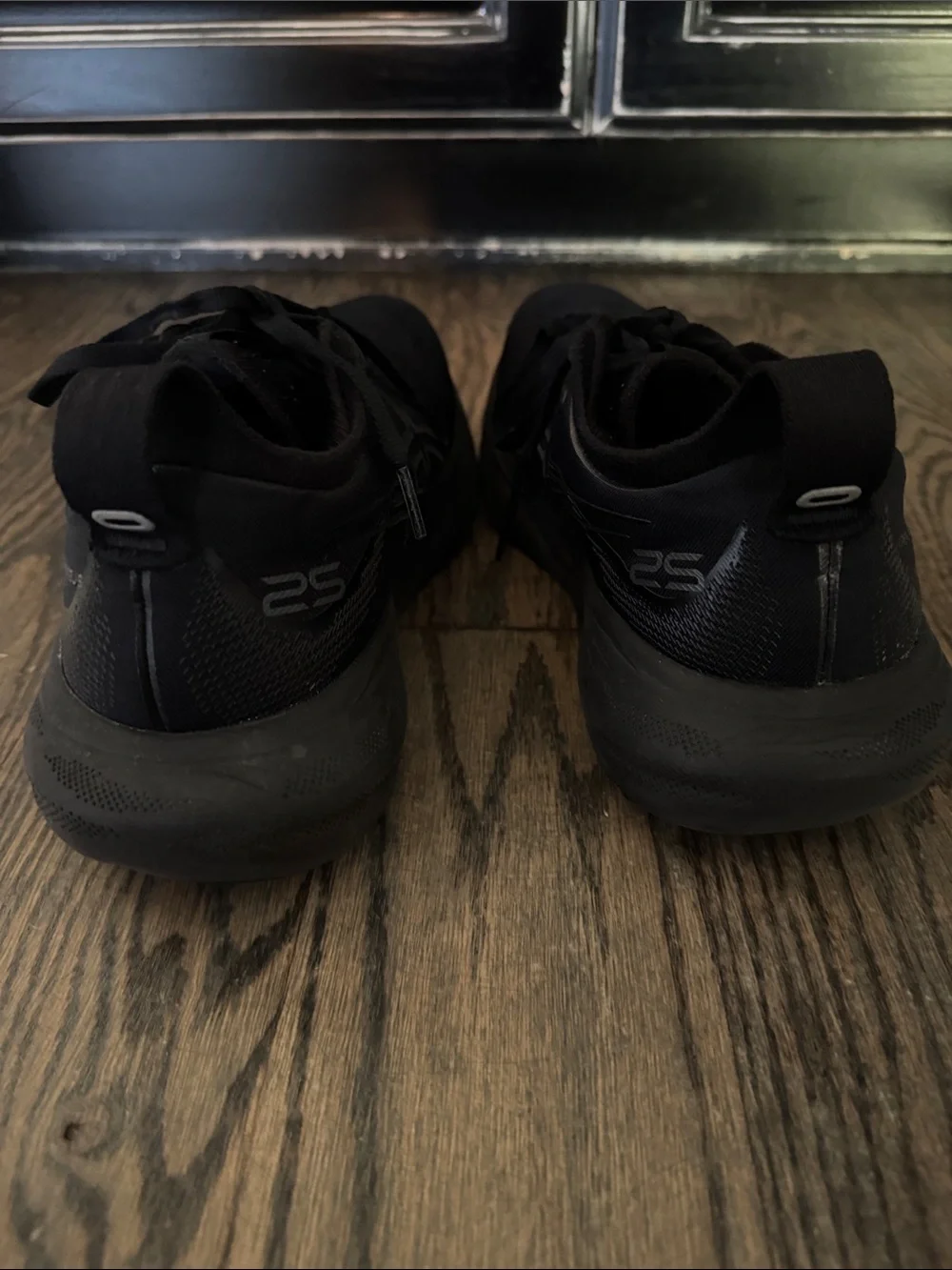 ASICS Gel Nimbus 25 triple black